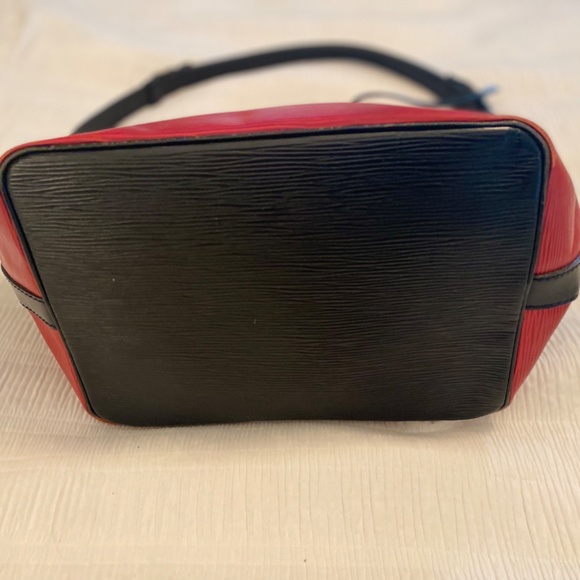 Authentic Louis Vuitton Noe Bucket Bag - Picture 2 of 5